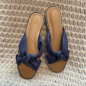 MIA Riely Knotted Slide Flat Sandal Blue Fabric Size 10